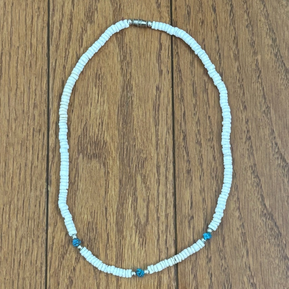 Vintage Turquoise Stone and White Puka Shell Chip Necklace